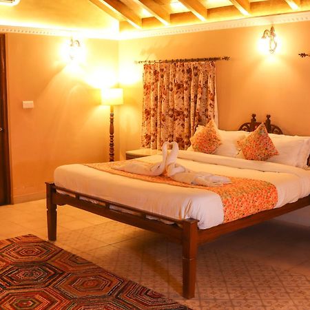 פאנג'י Surya Kiran Heritage Hotel מראה חיצוני תמונה