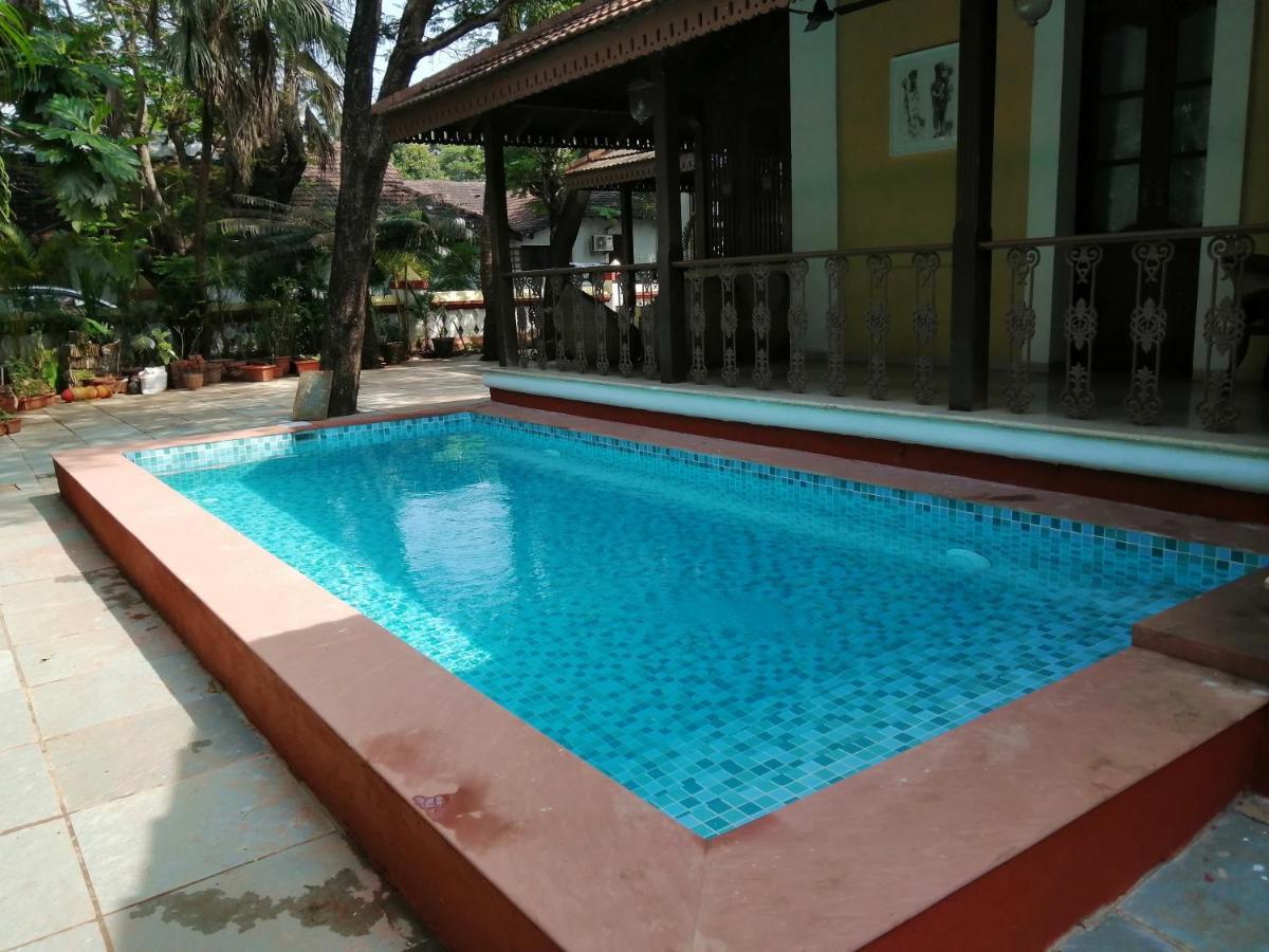 פאנג'י Surya Kiran Heritage Hotel מראה חיצוני תמונה