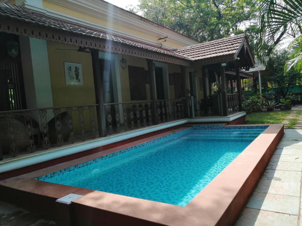 פאנג'י Surya Kiran Heritage Hotel מראה חיצוני תמונה