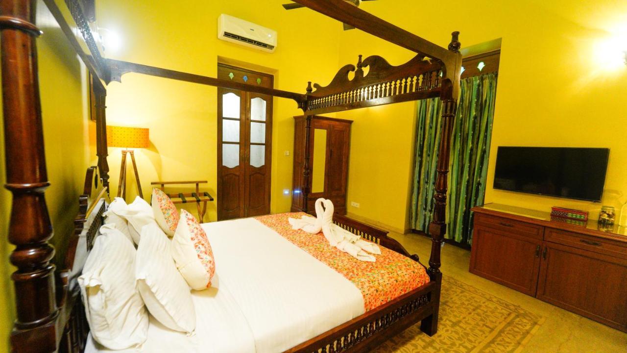 פאנג'י Surya Kiran Heritage Hotel מראה חיצוני תמונה