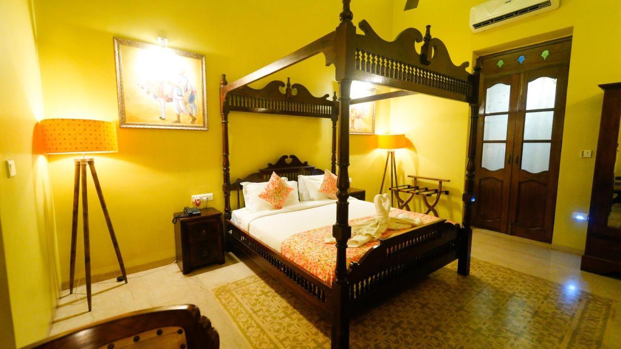 פאנג'י Surya Kiran Heritage Hotel מראה חיצוני תמונה