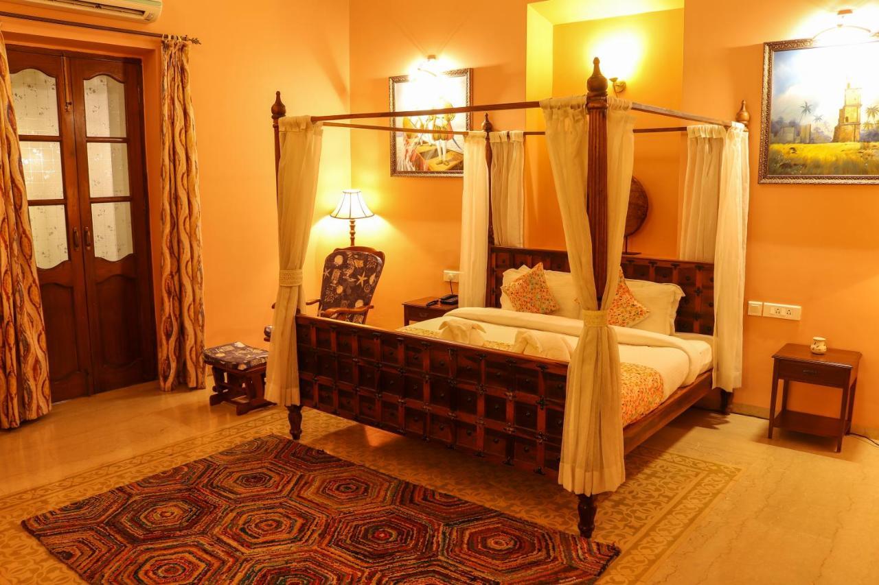 פאנג'י Surya Kiran Heritage Hotel מראה חיצוני תמונה