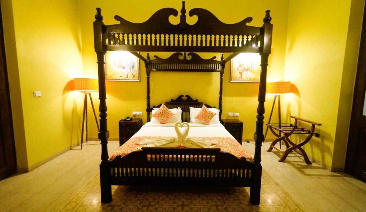 פאנג'י Surya Kiran Heritage Hotel מראה חיצוני תמונה