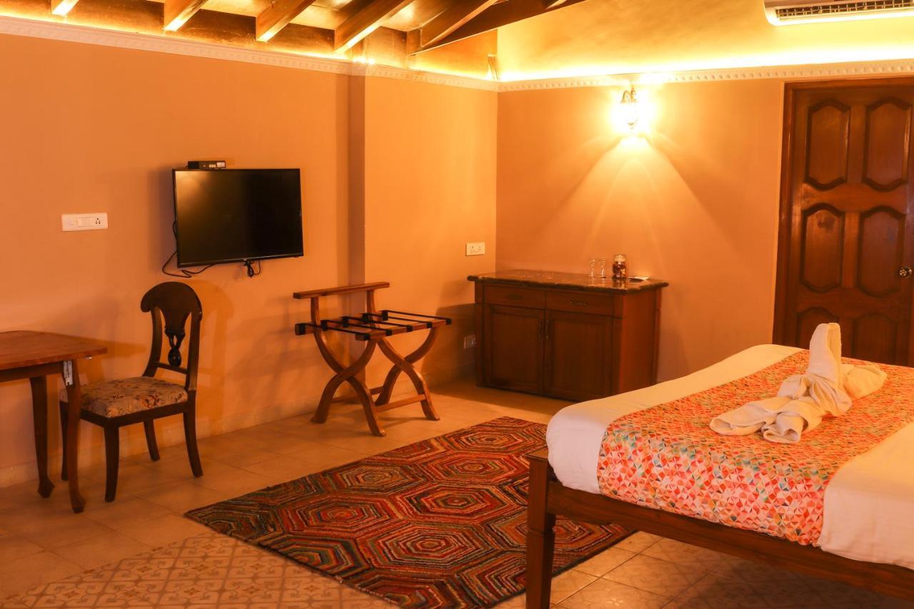 פאנג'י Surya Kiran Heritage Hotel מראה חיצוני תמונה