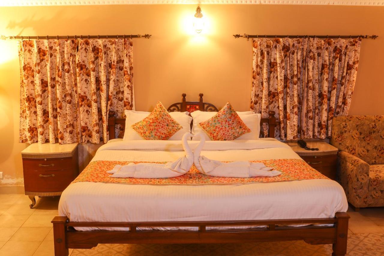 פאנג'י Surya Kiran Heritage Hotel מראה חיצוני תמונה