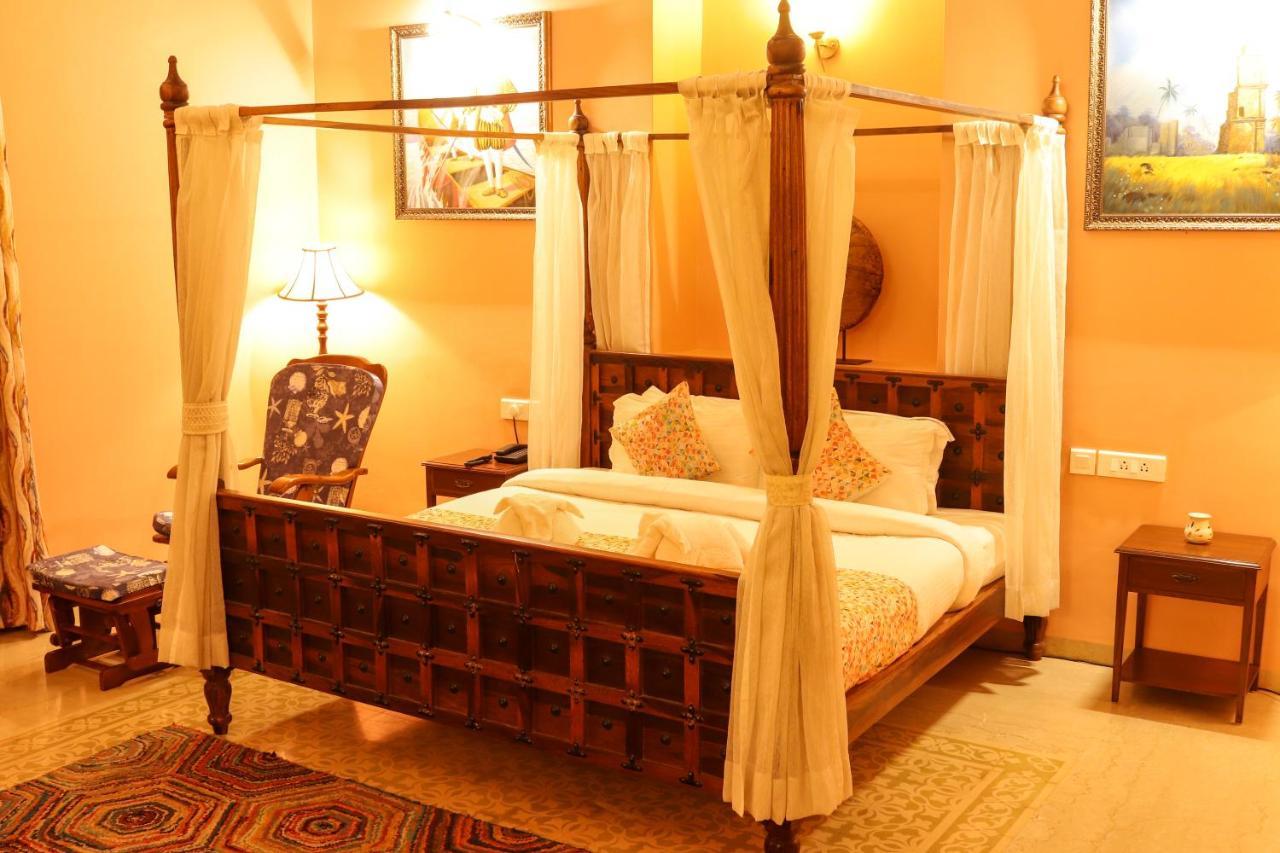 פאנג'י Surya Kiran Heritage Hotel מראה חיצוני תמונה