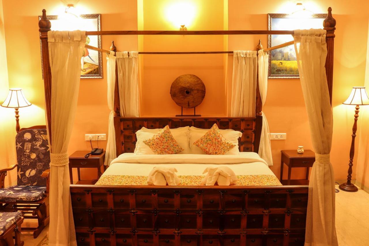 פאנג'י Surya Kiran Heritage Hotel מראה חיצוני תמונה